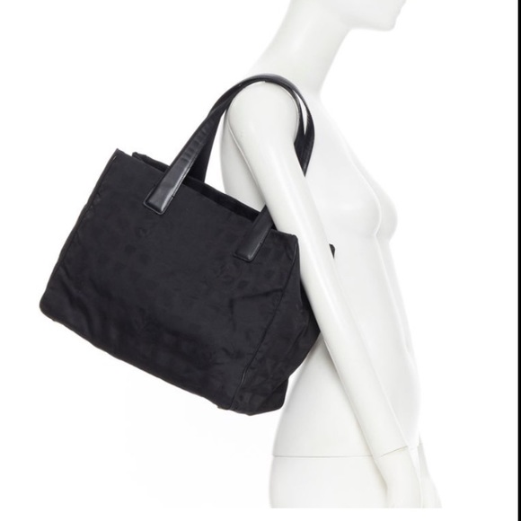 💚💚 CHANEL Travel Line Black Tote Shoulder Bag - Picture 2 of 16